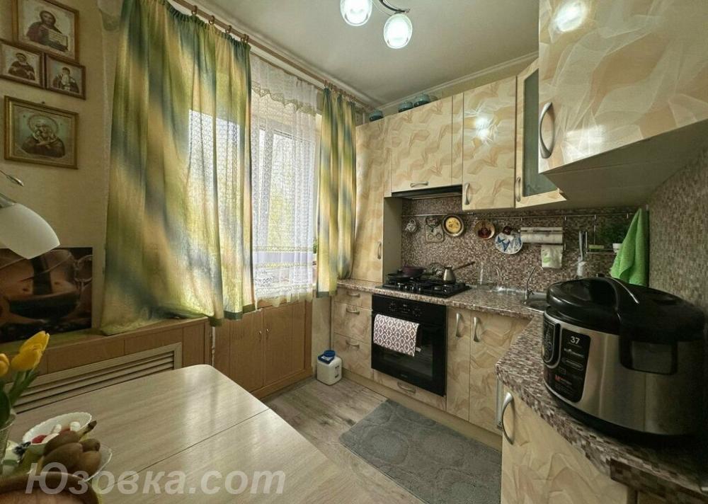 3-комн. квартира, 57м², с мебелью, 3/9 эт., ДОНЕЦК