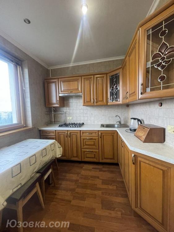 2-комн. квартира, 49м², с мебелью, 2/5 эт., ДОНЕЦК