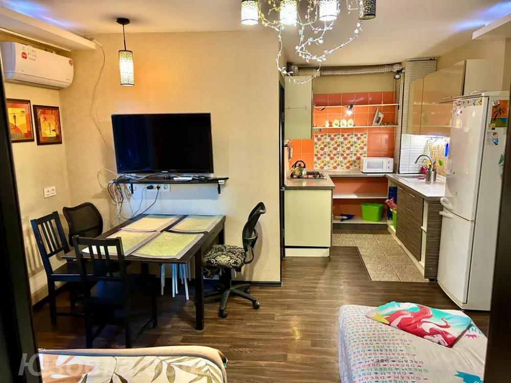 3-комн. квартира, 86м², с мебелью, 3/9 эт., ДОНЕЦК