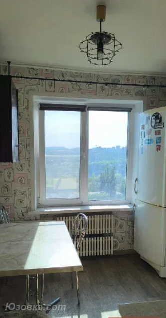 2-комн. квартира, 50 м², вторичка, 10/10 эт., ДОНЕЦК