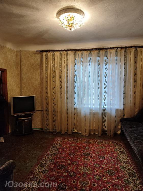 3-комн. квартира, 63 м², вторичка, 1/2 эт., ДОНЕЦК