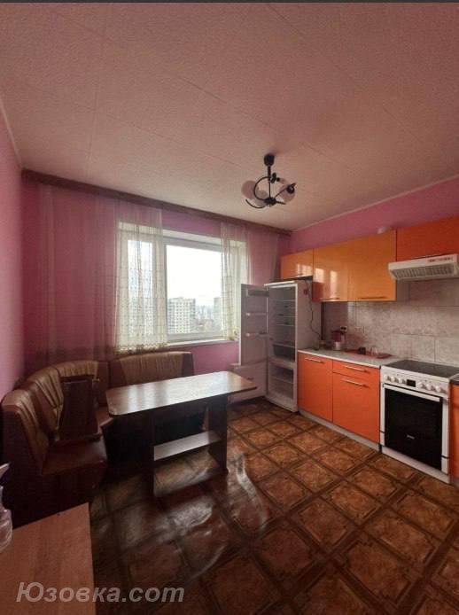 3-комн. квартира, 65м², с мебелью, 3/3 эт., ДОНЕЦК