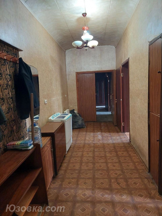 3-комн. квартира, 110 м², вторичка, 2/2 эт., Макеевка