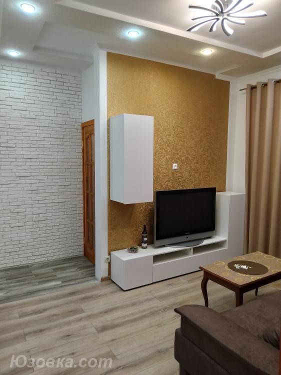 3-комн. квартира, 49м², с мебелью, 1/5 эт.