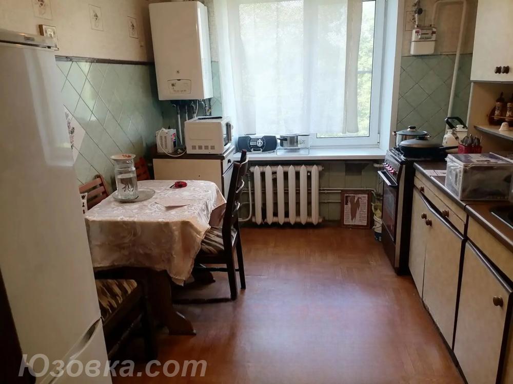 4-комн. квартира, 80 м², вторичка, 3/5 эт., Макеевка