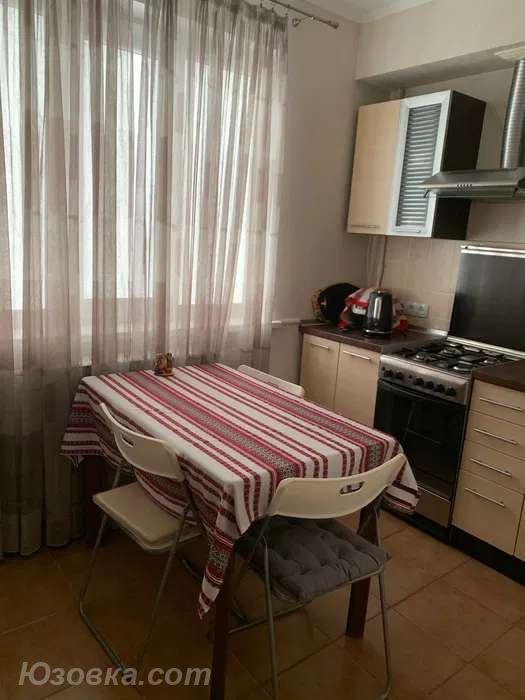 2-комн. квартира, 44м², с мебелью, 4/9 эт., ДОНЕЦК
