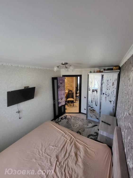 2-комн. квартира, 52м², с мебелью, 4/9 эт., ДОНЕЦК