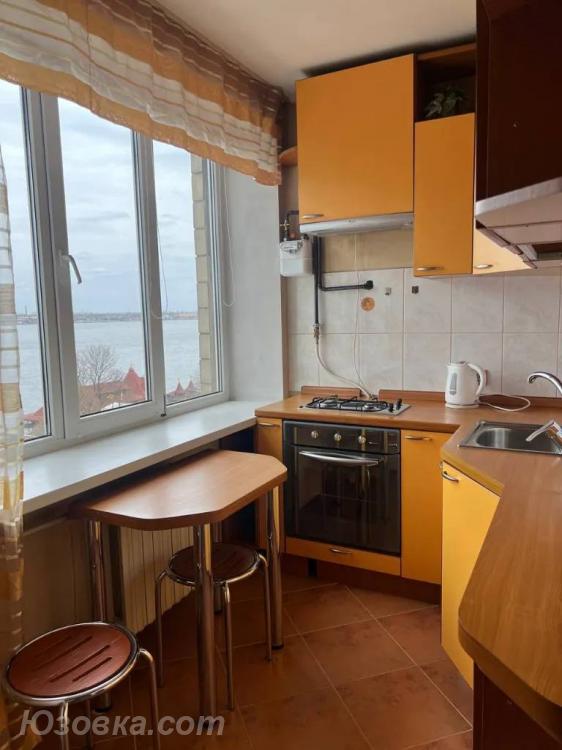 2-комн. квартира, 42м², с мебелью, 3/10 эт.