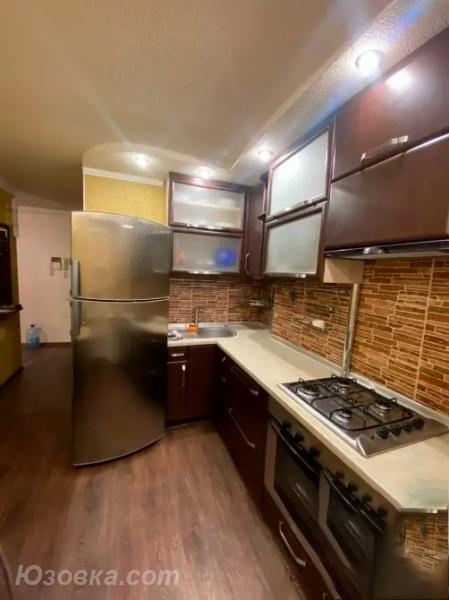 3-комн. квартира, 65 м², вторичка, 4/9 эт., ДОНЕЦК