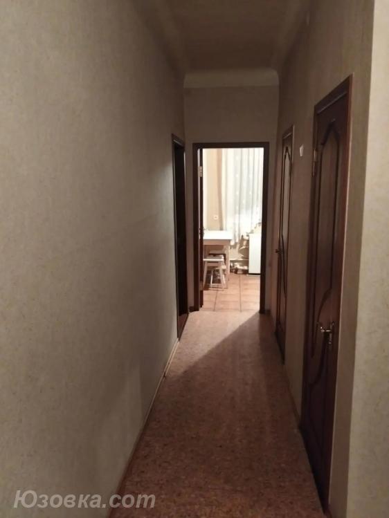 2-комн. квартира, 49 м², вторичка, 1/2 эт., Макеевка