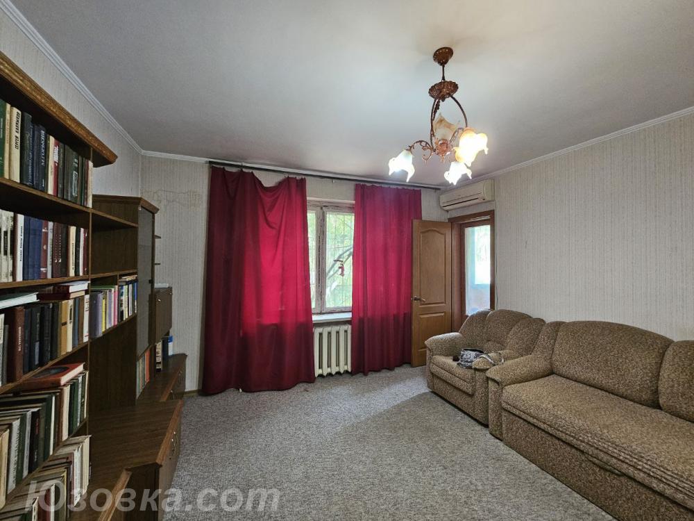 2-комн. квартира, 47 м², вторичка, 1/9 эт.