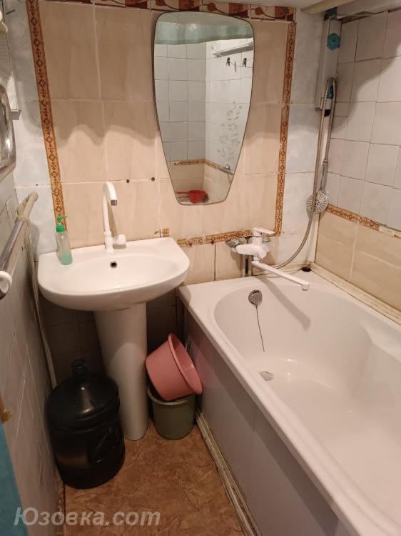 3-комн. квартира, 65м², с мебелью, 4/5 эт., ДОНЕЦК