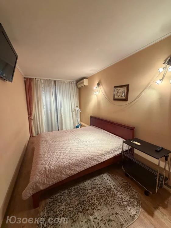 2-комн. квартира, 52м², с мебелью, 4/4 эт., ДОНЕЦК