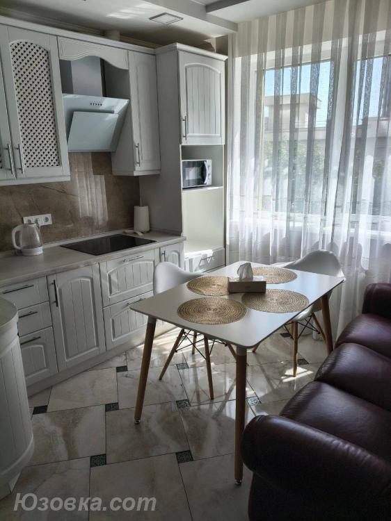 2-комн. квартира, 47м², с мебелью, 4/9 эт., ДОНЕЦК