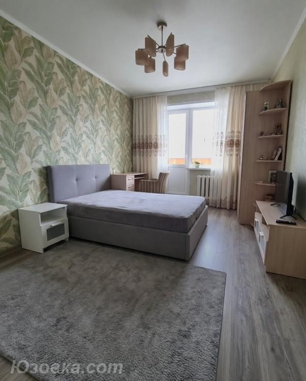 2-комн. квартира, 49м², с мебелью, 2/2 эт., ДОНЕЦК