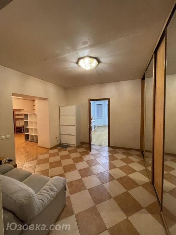 1-комн. квартира, 120м², с мебелью, 1/1 эт., ДОНЕЦК
