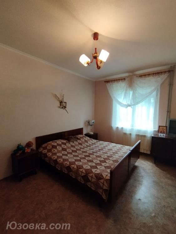 2-комн. квартира, 49 м², вторичка, 1/9 эт., ДОНЕЦК