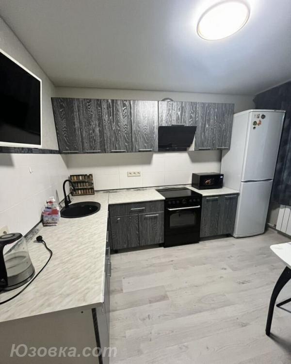 1-комн. квартира, 49м², с мебелью, 4/9 эт., ДОНЕЦК