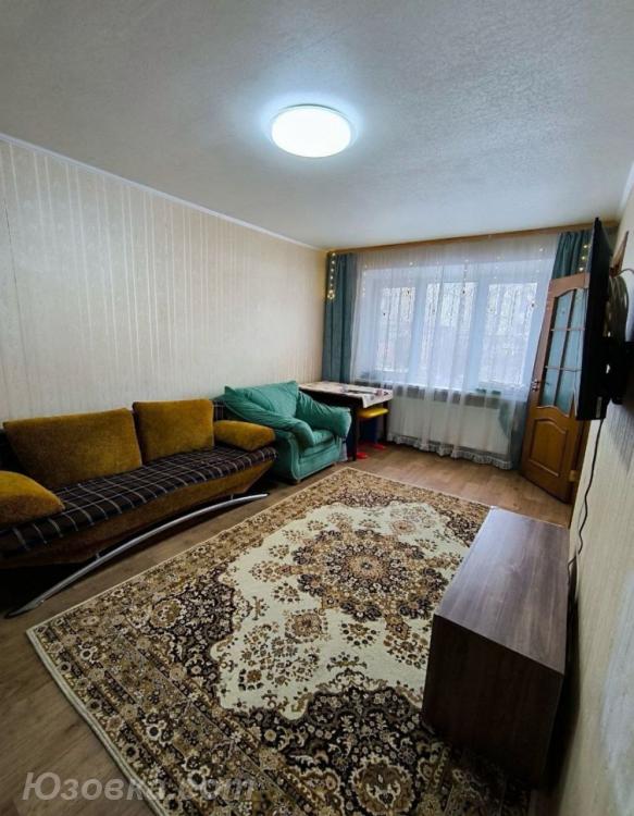 2-комн. квартира, 45 м², вторичка, 1/5 эт.