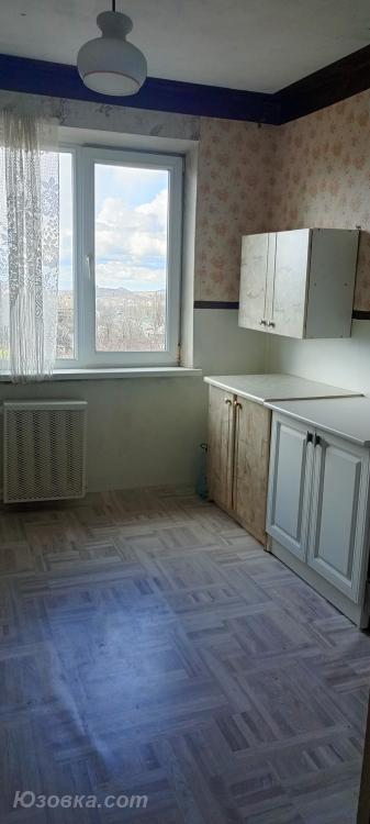 3-комн. квартира, 65 м², вторичка, 8/9 эт., ДОНЕЦК