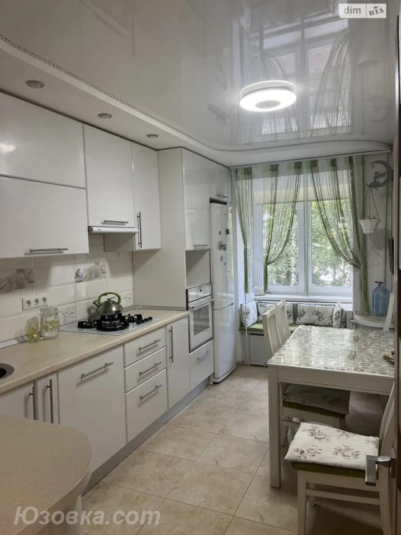 2-комн. квартира, 46м², с мебелью, 5/9 эт., ДОНЕЦК
