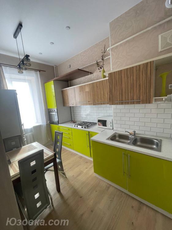 2-комн. квартира, 65 м², вторичка, 1/2 эт., ДОНЕЦК