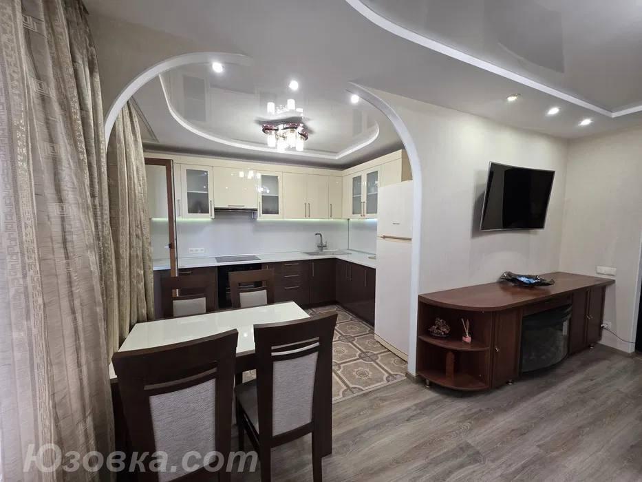 2-комн. квартира, 70м², с мебелью, 10/17 эт., ДОНЕЦК
