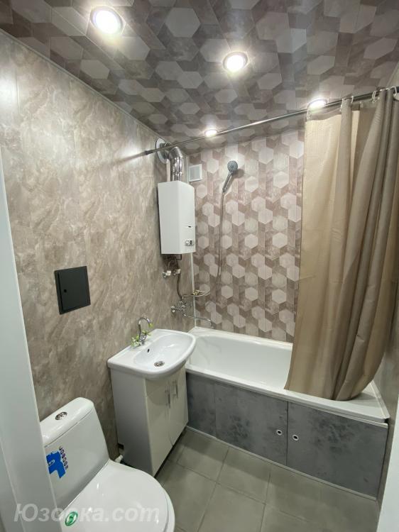 2-комн. квартира, 63м², с мебелью, 3/9 эт., ДОНЕЦК
