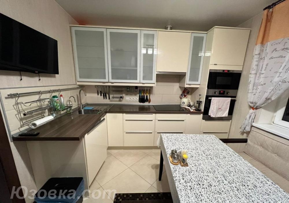 3-комн. квартира, 60м², с мебелью, 5/9 эт., ДОНЕЦК