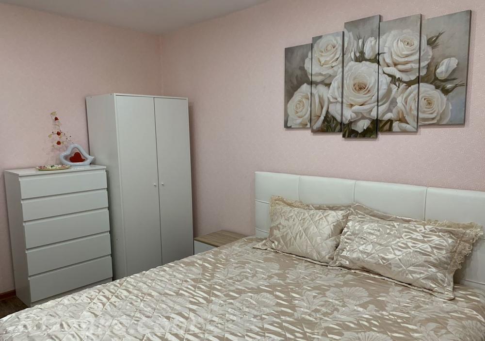 2-комн. квартира, 54м², с мебелью, 2/5 эт., ДОНЕЦК
