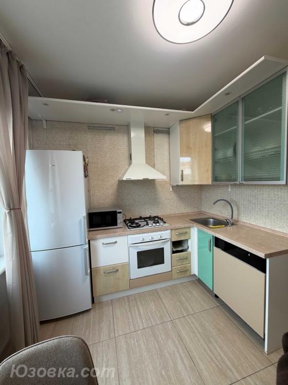 2-комн. квартира, 54м², с мебелью, 3/9 эт., ДОНЕЦК