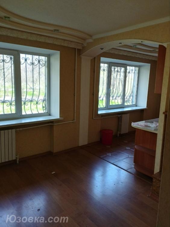 3-комн. квартира, 60 м², вторичка, 1/5 эт., ДОНЕЦК