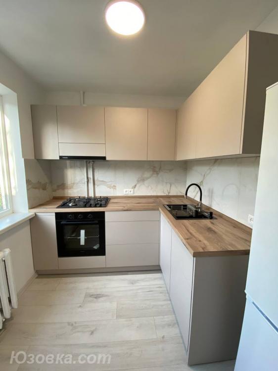 2-комн. квартира, 47м², с мебелью, 4/5 эт., ДОНЕЦК