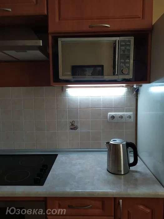 2-комн. квартира, 46м², с мебелью, 3/9 эт., ДОНЕЦК