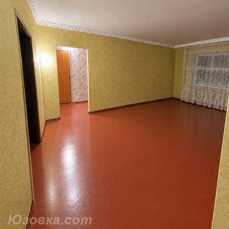 5-комн. квартира, 100 м², вторичка, 1/9 эт., Макеевка