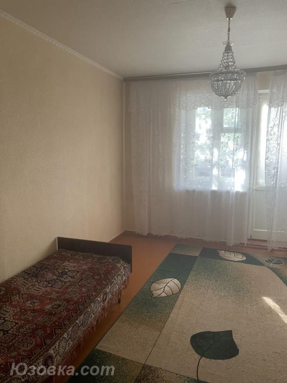 3-комн. квартира, 74 м², вторичка, 2/5 эт., Макеевка