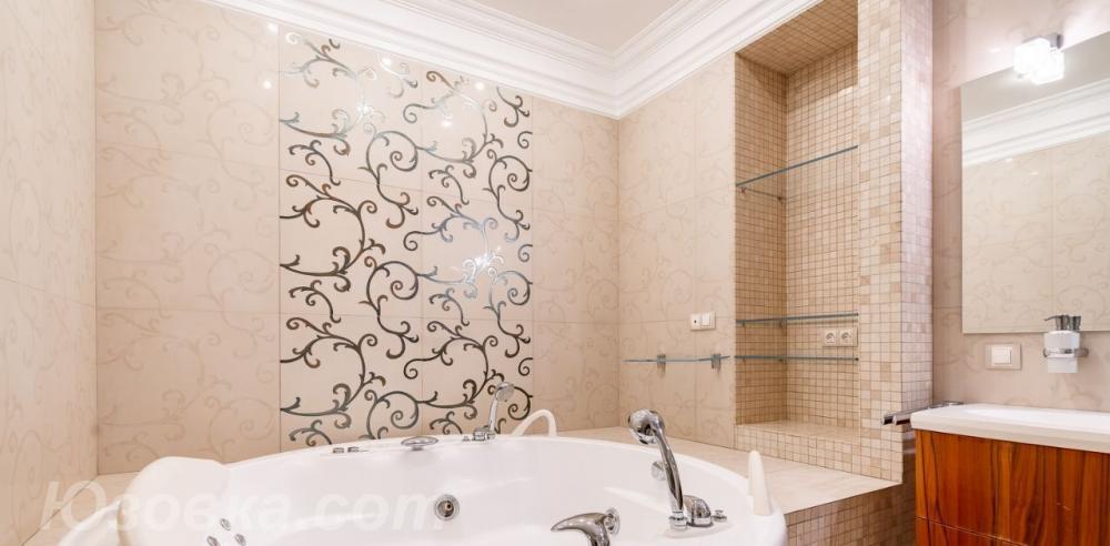 3-комн. квартира, 148м², с мебелью, 3/9 эт.