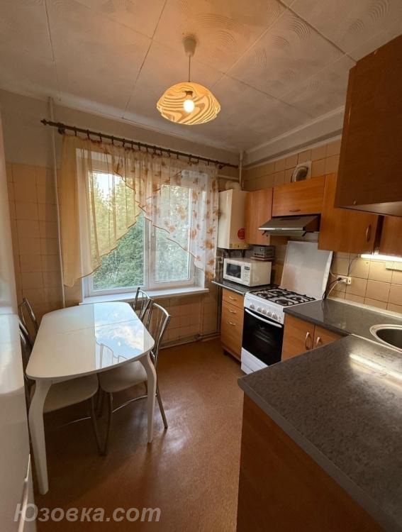 3-комн. квартира, 65 м², вторичка, 4/9 эт., ЛУГАНСК