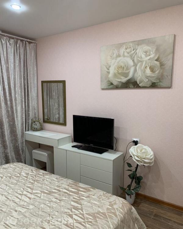 2-комн. квартира, 54м², с мебелью, 2/5 эт., ДОНЕЦК