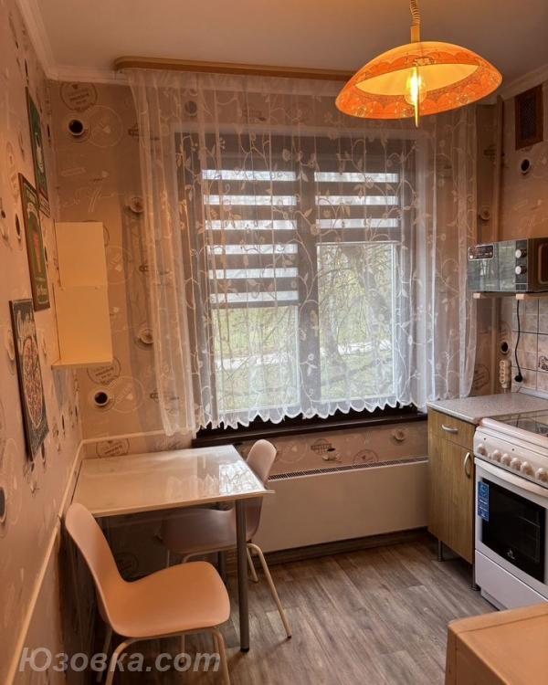2-комн. квартира, 54м², с мебелью, 2/5 эт., ДОНЕЦК