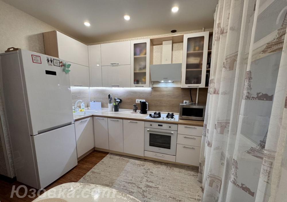 2-комн. квартира, 49м², с мебелью, 4/9 эт., ДОНЕЦК
