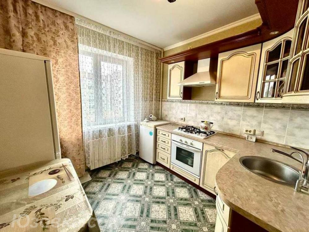 3-комн. квартира, 70м², с мебелью, 3/9 эт., ДОНЕЦК