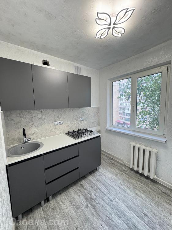 4-комн. квартира, 61 м², вторичка, 5/5 эт., ДОНЕЦК