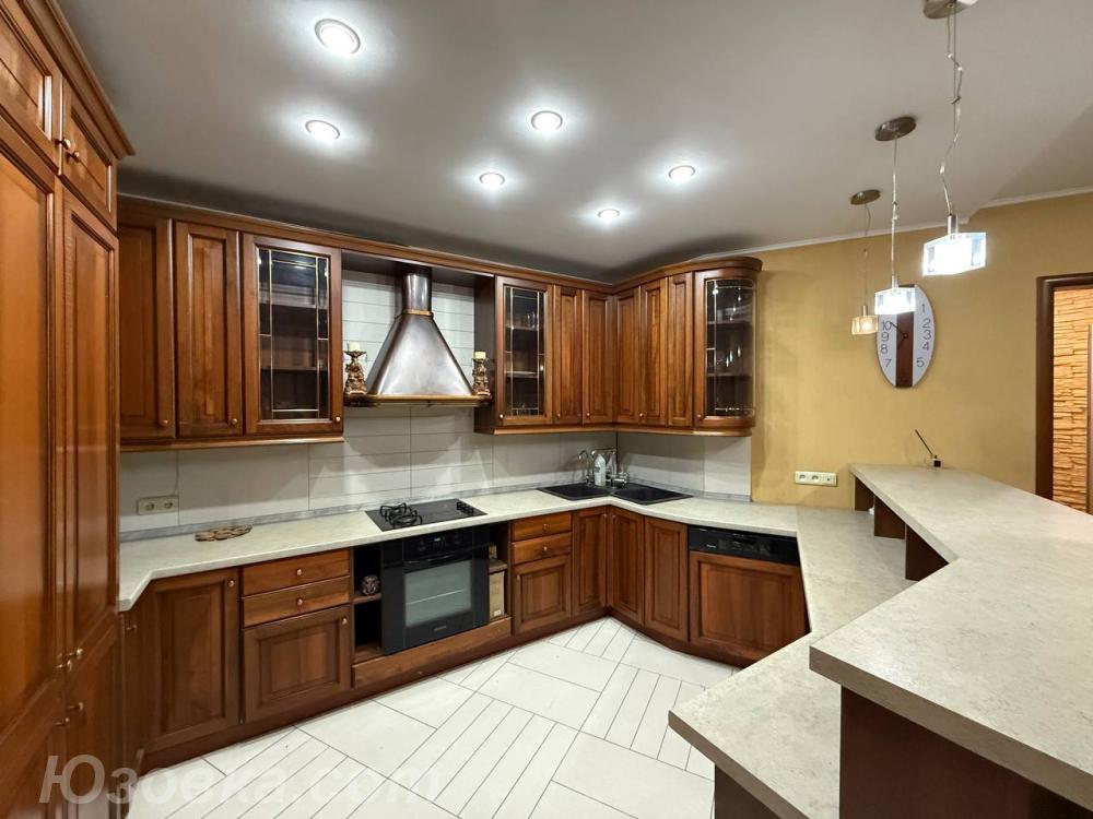 4-комн. квартира, 230 м², вторичка, 2/10 эт., ДОНЕЦК