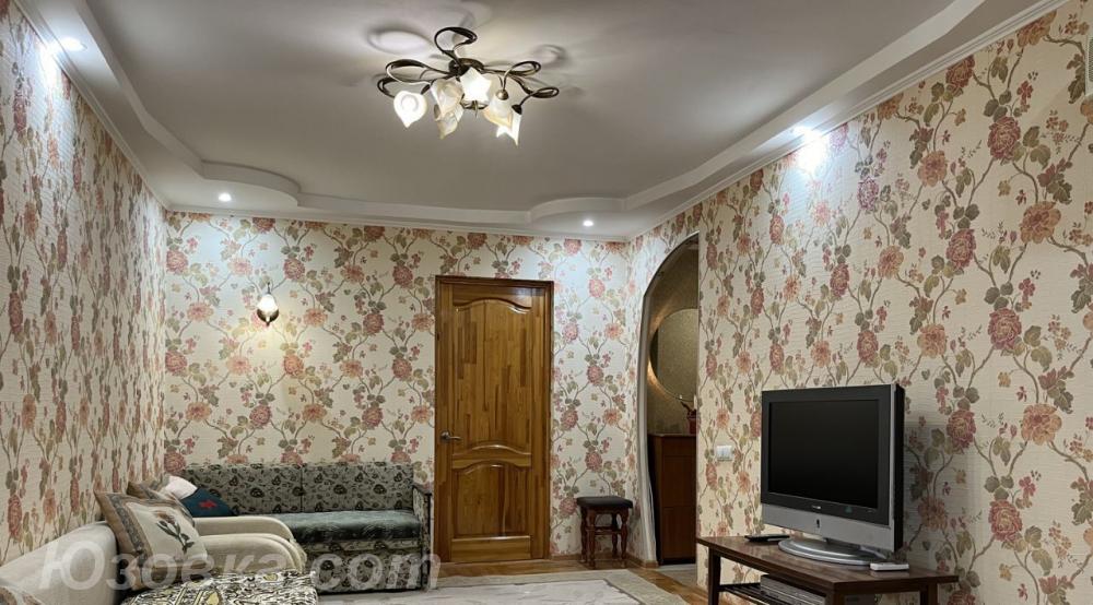 2-комн. квартира, 54м², с мебелью, 3/9 эт., ДОНЕЦК