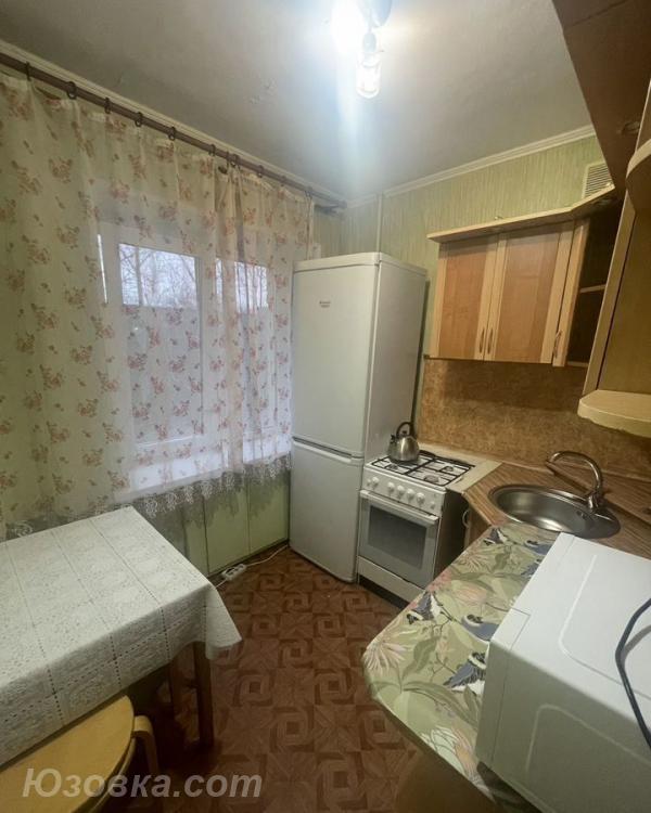 2-комн. квартира, 46м², с мебелью, 4/9 эт., ДОНЕЦК