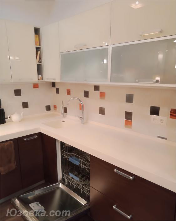 3-комн. квартира, 105 м², вторичка, 11/17 эт., ДОНЕЦК