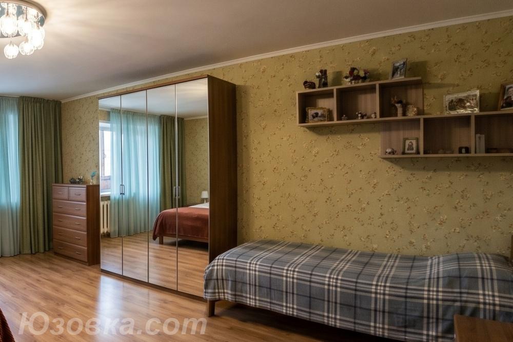 3-комн. квартира, 63м², с мебелью, 3/3 эт., ДОНЕЦК