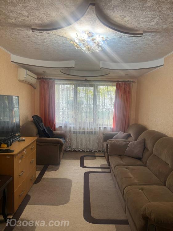 3-комн. квартира, 58 м², вторичка, 1/5 эт., Харцызск