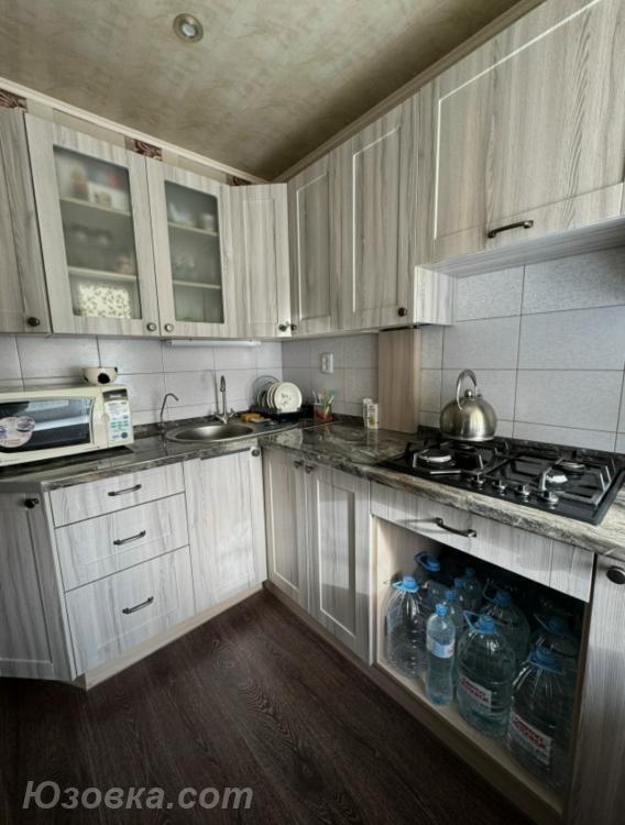2-комн. квартира, 42 м², вторичка, 1/3 эт., ДОНЕЦК